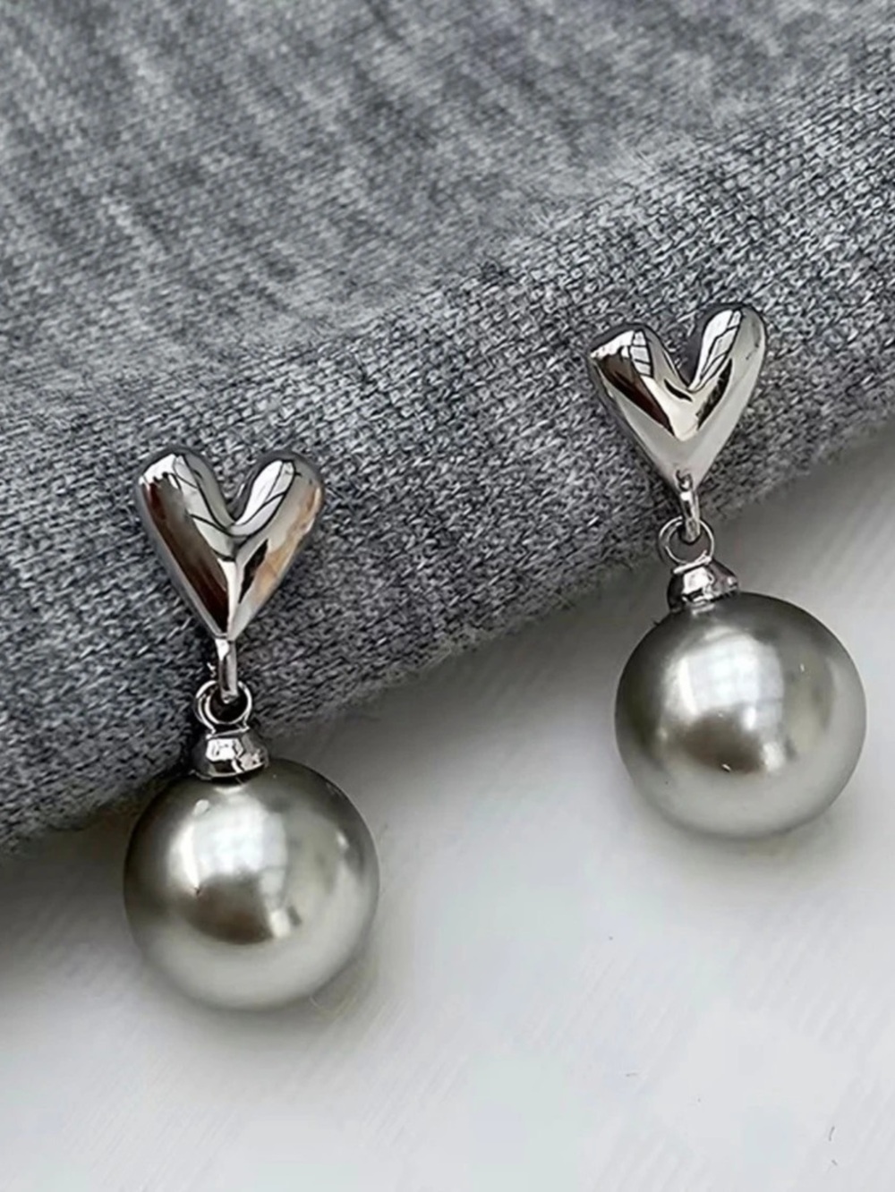 Heart Pearl Drop Earrings in Silver & Grey New